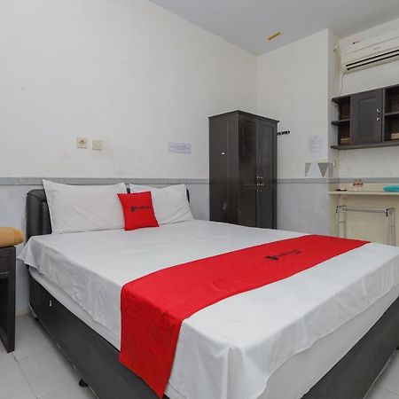 Hotel Reddoorz Near Stasiun Malang Kota Lama 2 Exterior foto