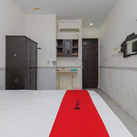 Hotel Reddoorz Near Stasiun Malang Kota Lama 2 Exterior foto