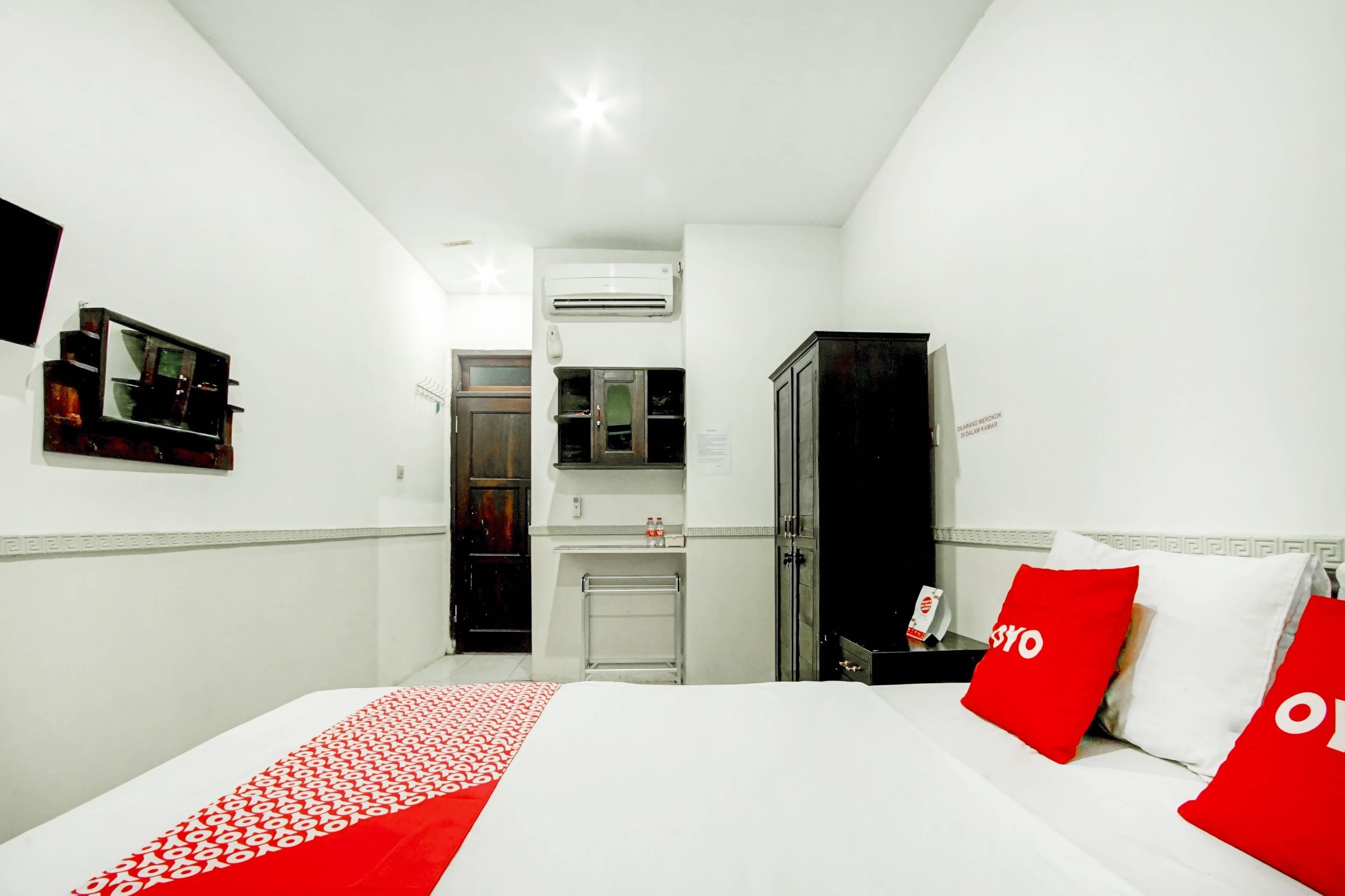 Hotel Reddoorz Near Stasiun Malang Kota Lama 2 Exterior foto