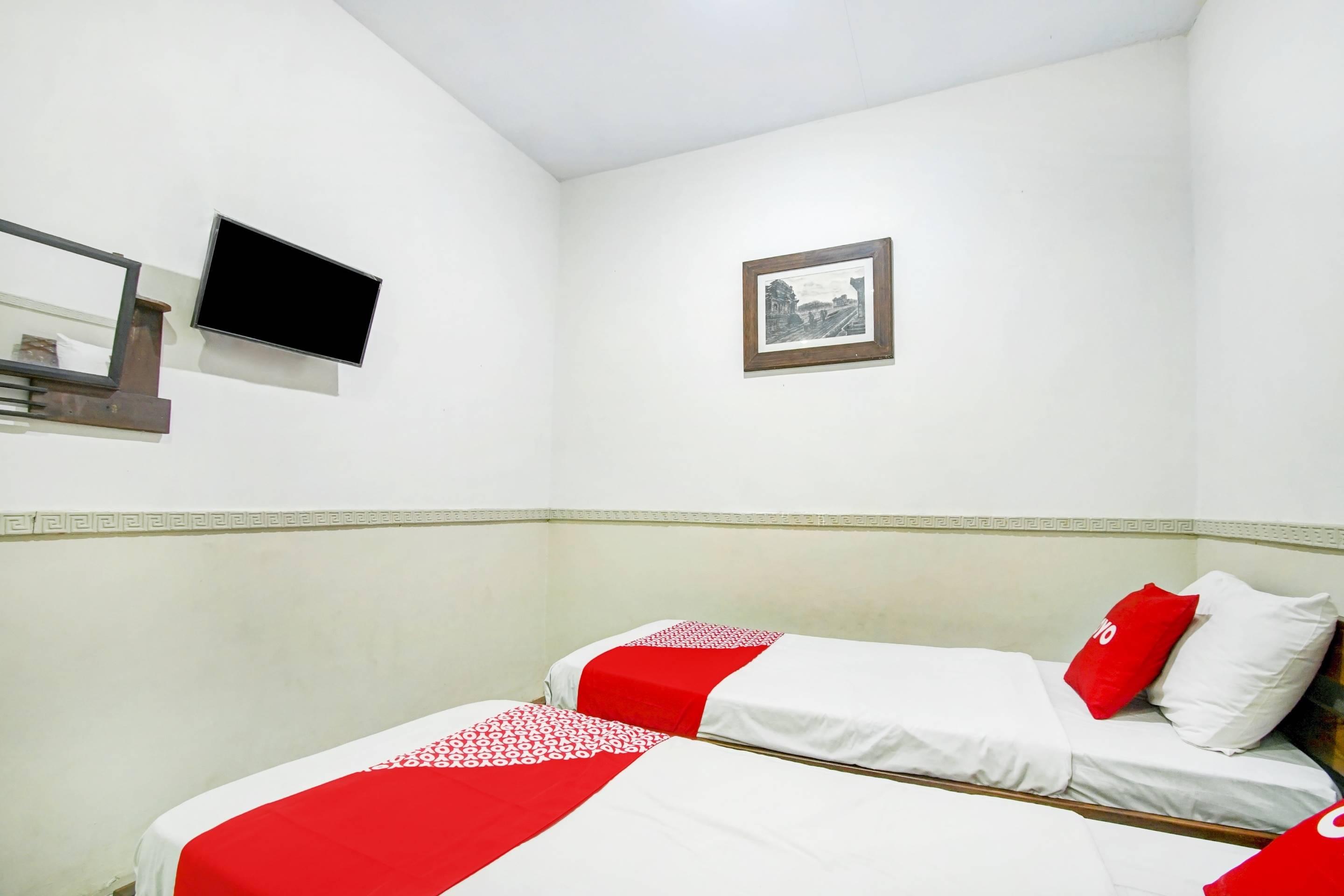 Hotel Reddoorz Near Stasiun Malang Kota Lama 2 Exterior foto