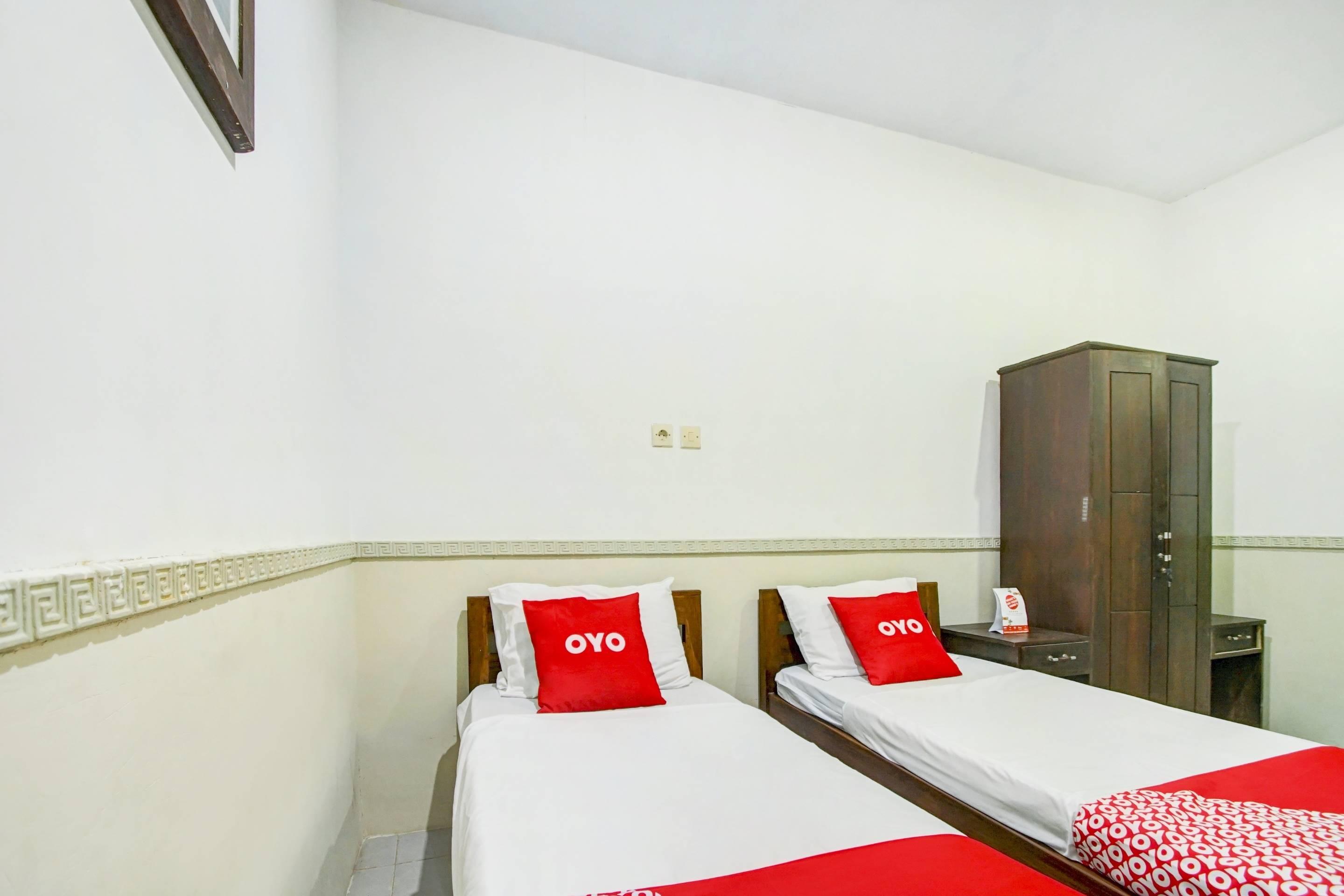 Hotel Reddoorz Near Stasiun Malang Kota Lama 2 Exterior foto