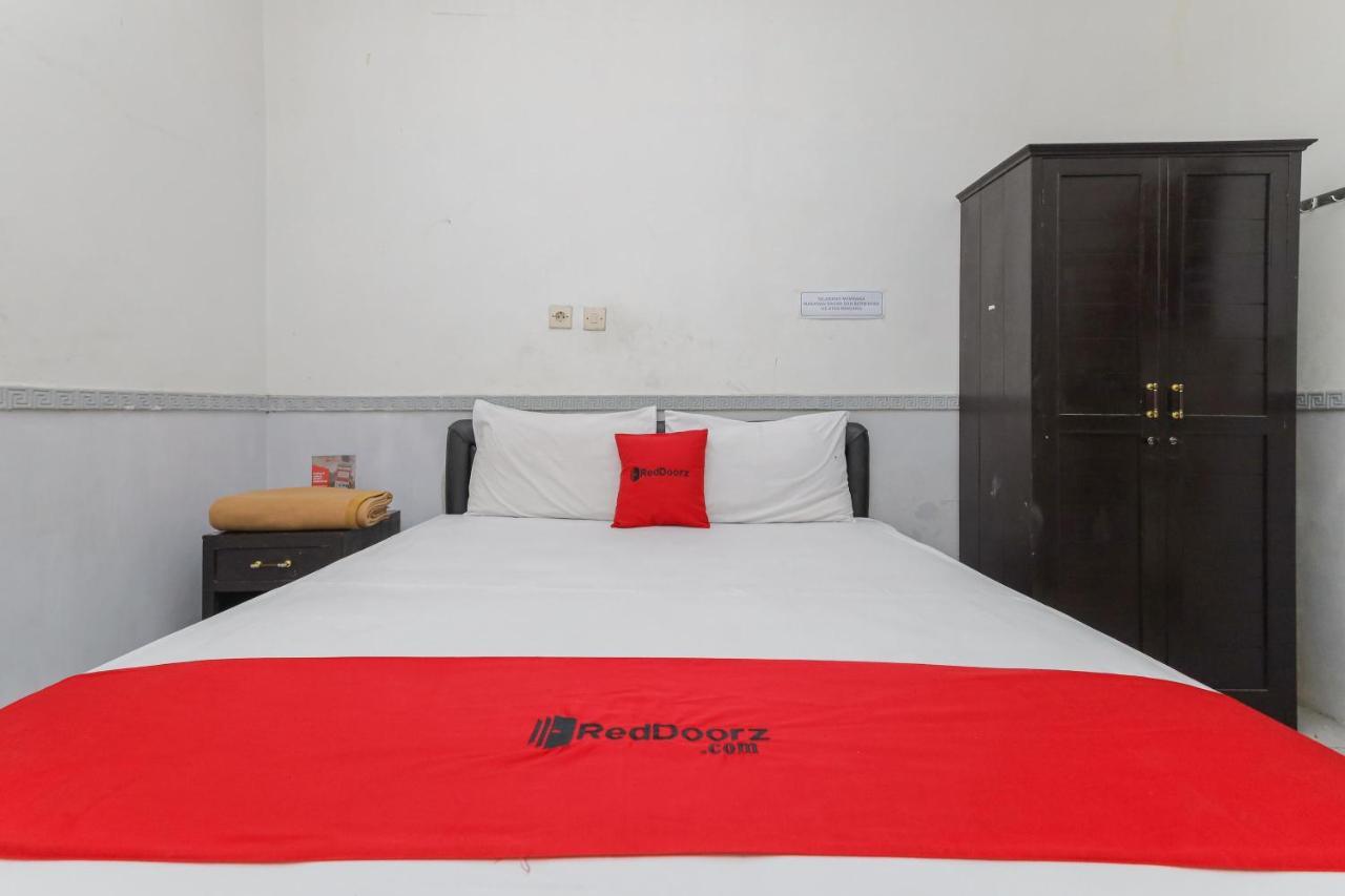 Hotel Reddoorz Near Stasiun Malang Kota Lama 2 Exterior foto