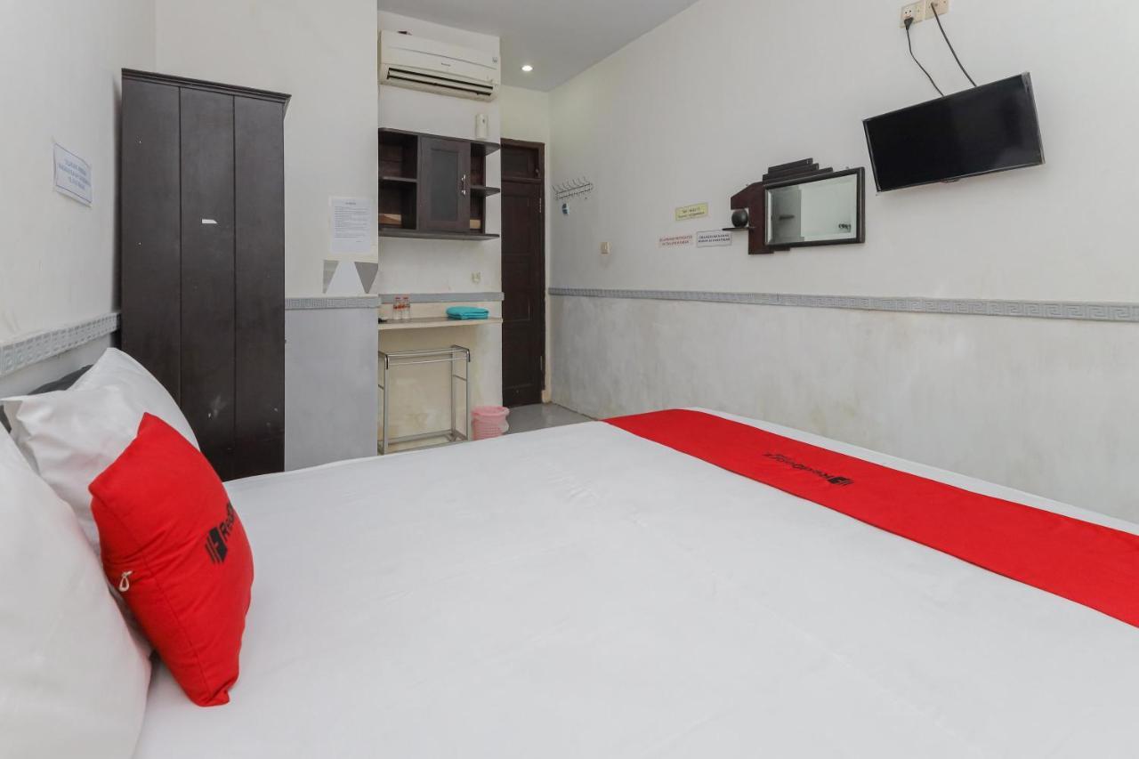 Hotel Reddoorz Near Stasiun Malang Kota Lama 2 Exterior foto