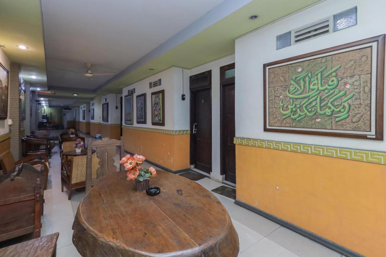 Hotel Reddoorz Near Stasiun Malang Kota Lama 2 Exterior foto